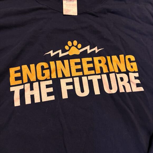 UConn School of Engineering Long Sleeve Shirt XL Navy - Picture 2 of 4